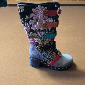 L’Artiste Brazen boots 38